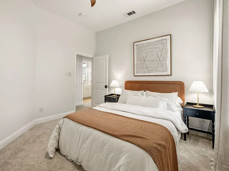 8405 Saint Clair Dr — Photo 28