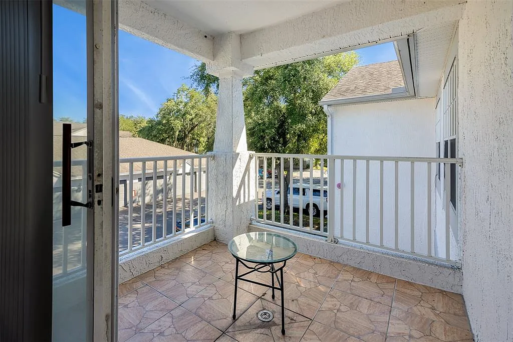 2 bed, 2.0 bath, 1042 sqft, $1,500 — Photo 4