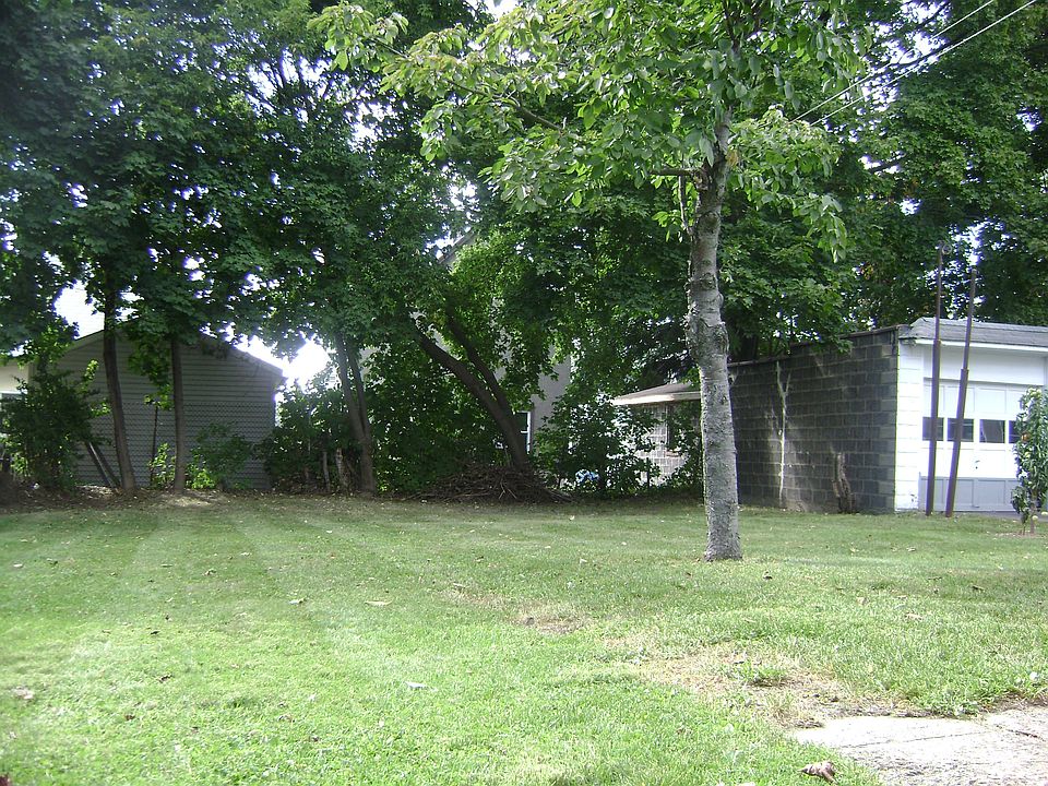 2nd image of 25 Berlin St #2