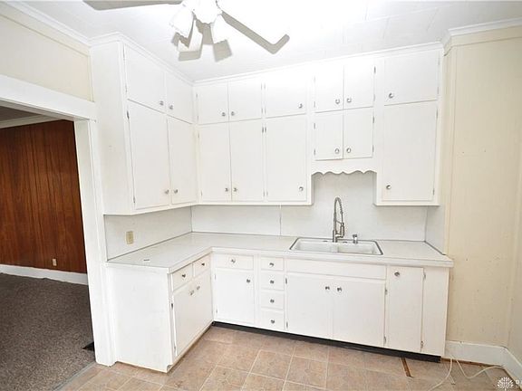 5th image of 315 N Main St