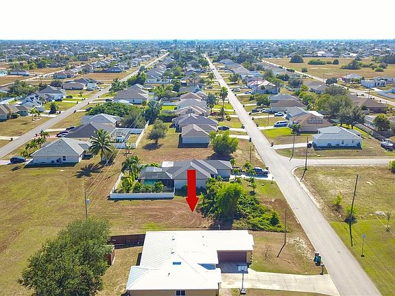 5th image of 3021 NE 4th Pl