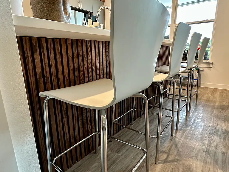 Breakfast bar