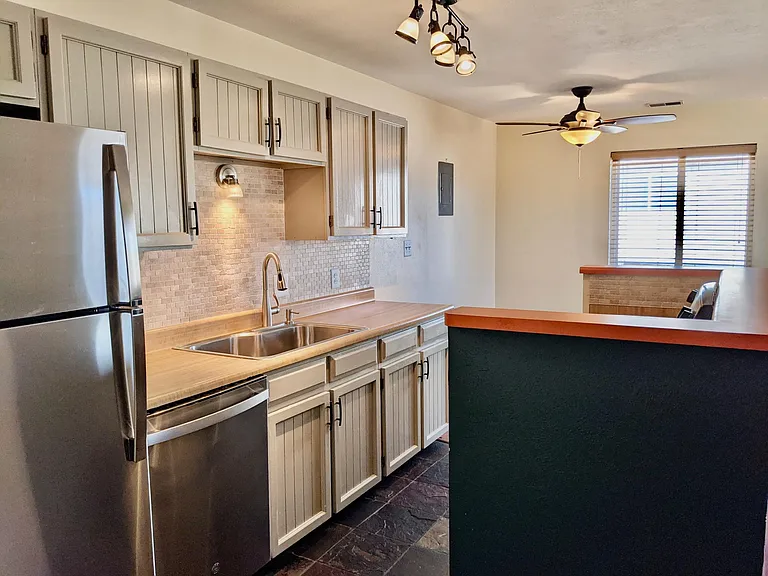 3740 Iris Ave #D — Photo 2