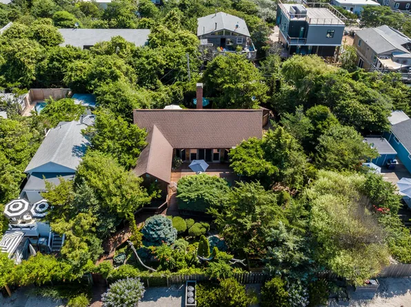 30 Erie St, Ocean Beach, NY 11770