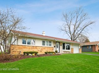 620 Hillcrest Blvd, Hoffman Estates, IL 60169