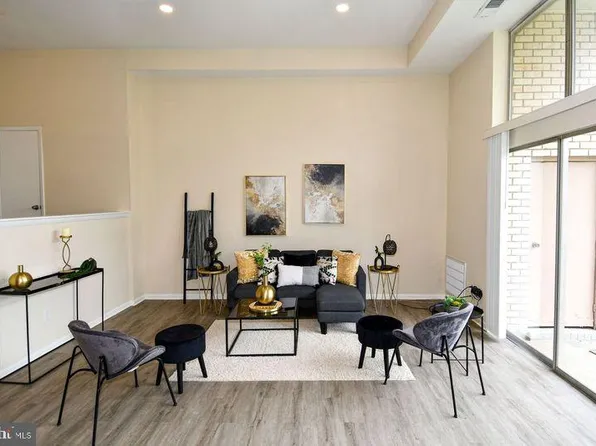 5572 Burnside Dr #5-5572, Rockville, MD 20853