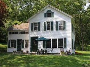 131 Mathews Point Rd, New Baltimore, NY 12124