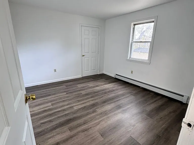 17 Bassett St #A — Photo 18