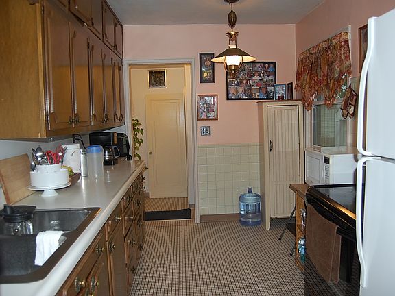 3rd image of 1215 Smith Ave