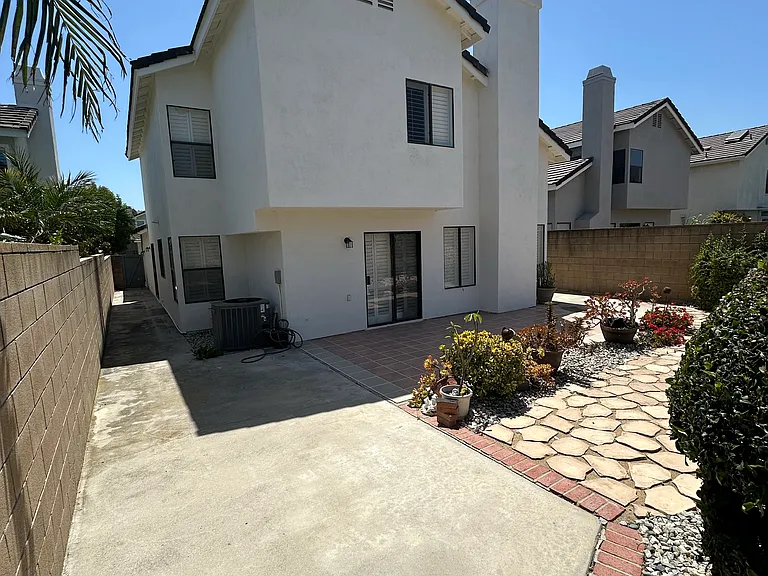 12451 Sunnyglen Dr — Photo 9