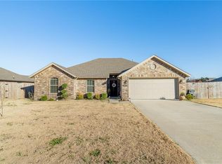 1176 Silver Oak St, Elkins, AR 72727