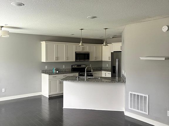 5th image of 11184 69th St NE