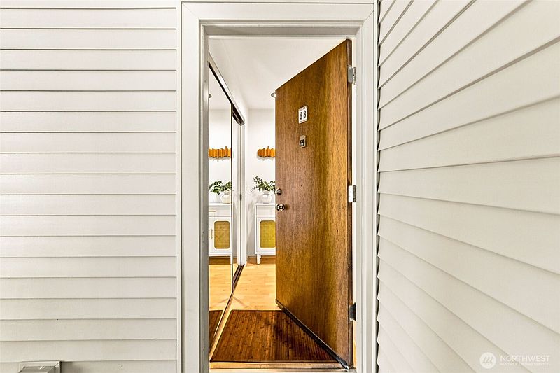 3rd image of 10203 47th Avenue SW #B8