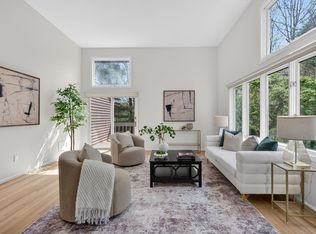 8 Heathwood Ln UNIT 8, Chestnut Hill, MA 02467