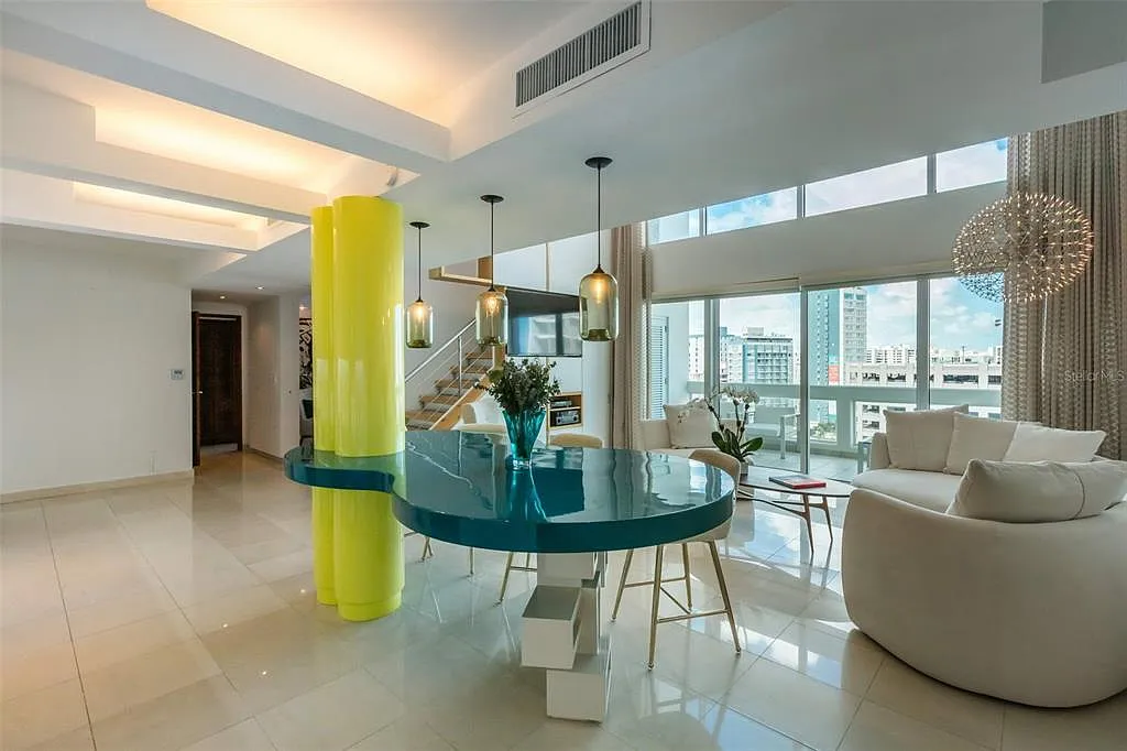 3 bed, 4.0 bath, 2888 sqft, $14,500 — Photo 3