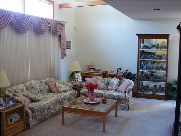 2nd image of 125 N Cranberry Ter