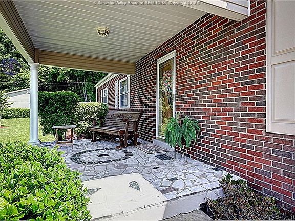 3rd image of 2218 Lilly Dr