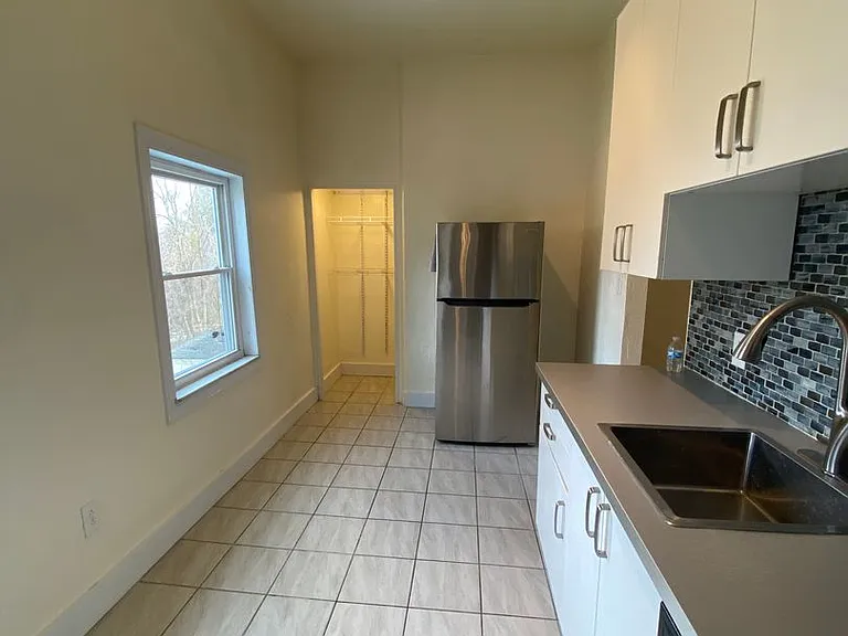 409 Parkwood Rd — Photo 12