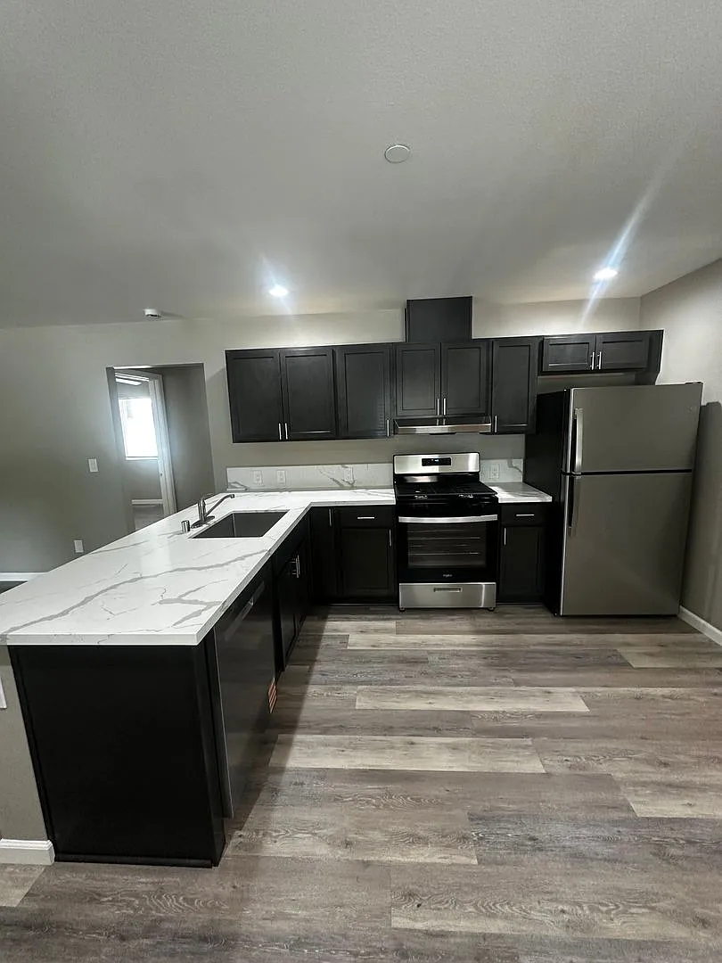2110 Iroquois #1 -4 plex- Gardner — Photo 4
