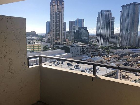 3rd image of 920 Ward Ave APT 17G