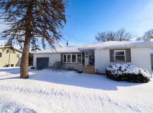 811 S Elm St, La Crescent, MN 55947