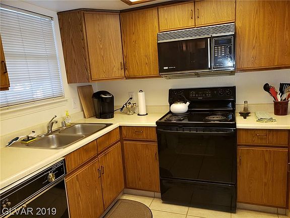 3rd image of 3823 S Maryland Pkwy Unit G2