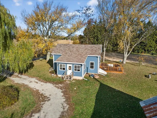 N4470 S Schopen Rd, Jefferson, WI 53549