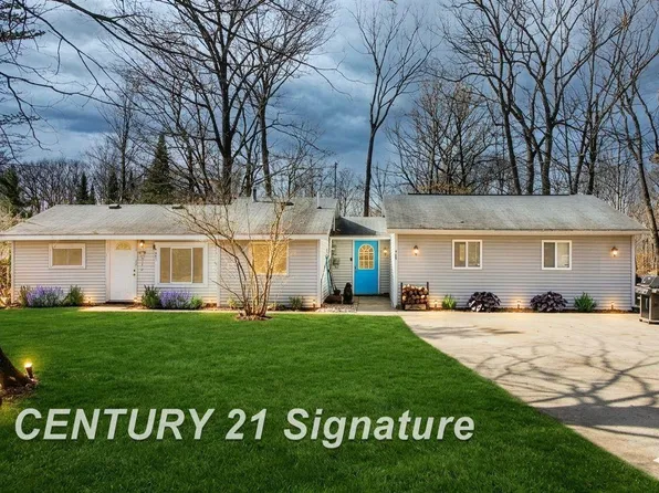 4041 Janet Dr, Harrison, MI 48625