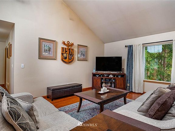 5th image of 1451 SW 10th Ave