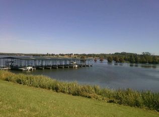 6568 Valley View Dr, Athens, TX 75752