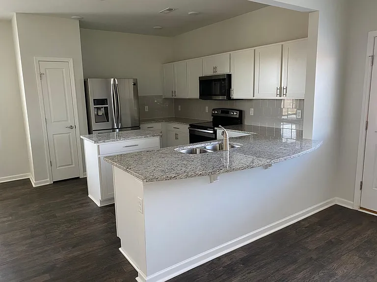 1024 Lonergan Cir — Photo 4