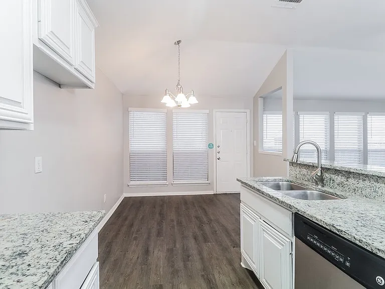 9308 Cynthia Ct — Photo 8