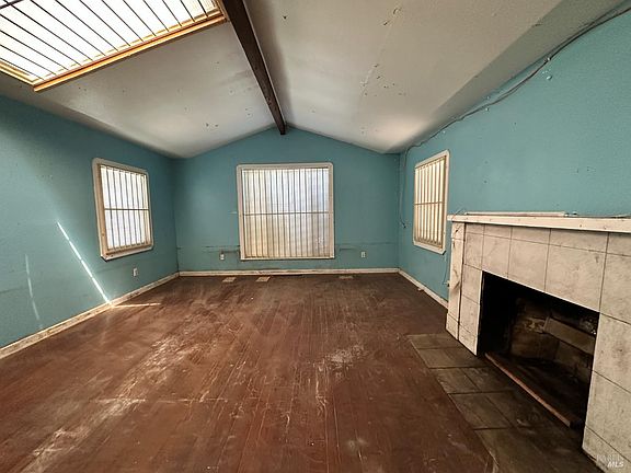 5th image of 507 Central Ave