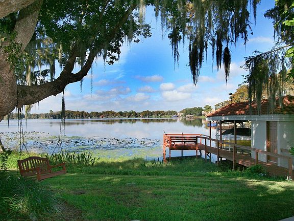 Lake front with boat house