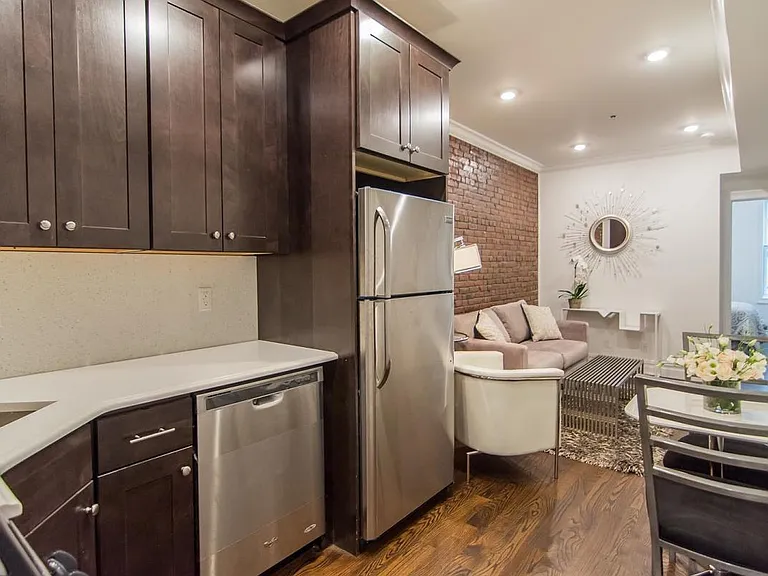305 1st St #3L — Photo 2