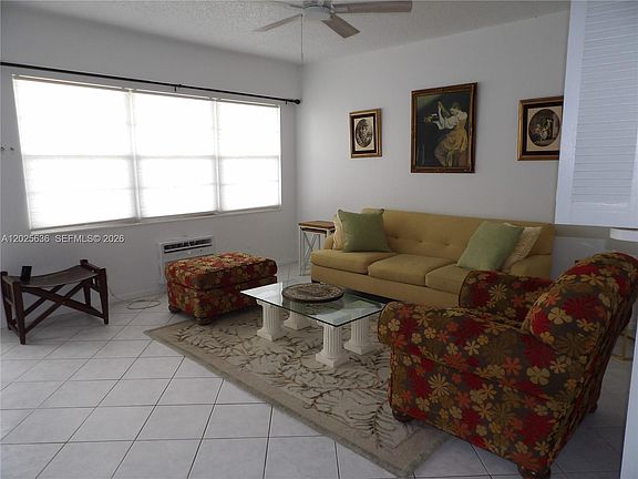 4th image of 77 Preston Way #B