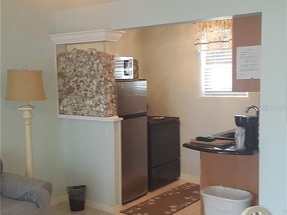 5th image of 603 Mandalay Ave #105