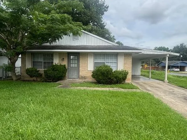 302 Hilltop Cir, Lafayette, LA 70501