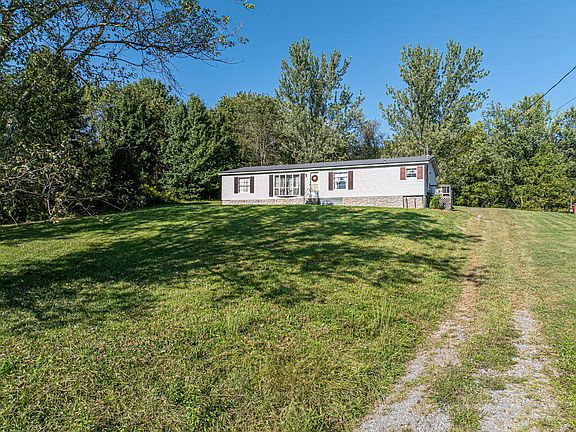4th image of 447 Old Airport Rd