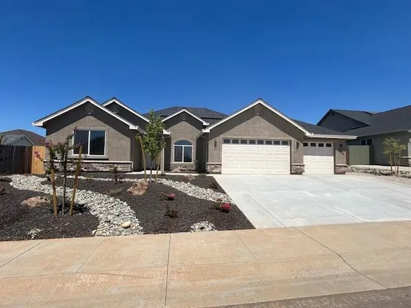 3426 Laver St, Redding, CA 96002