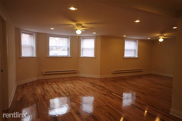 1st image of 1115 W Oakdale Ave #3470847