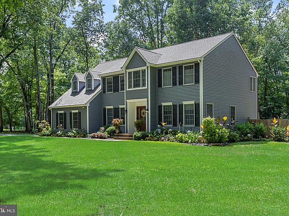 2nd image of 14 Maple Tree Dr