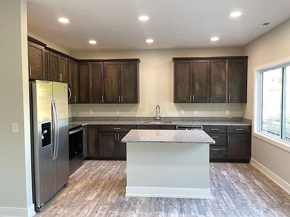 4th image of 4350 Briarpark Dr
