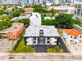 635 SW 7th Ct