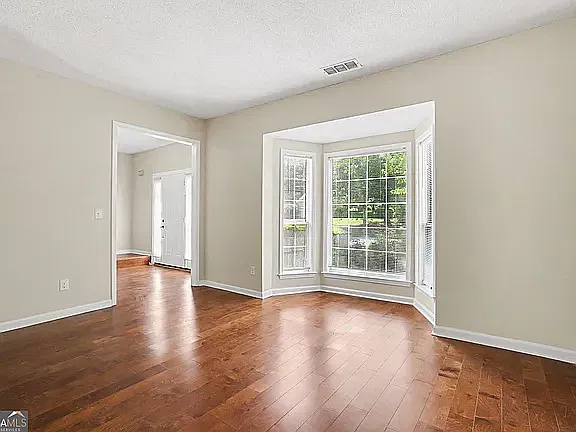 4 bed, 2.5 bath, 2106 sqft, $2,750 — Photo 2