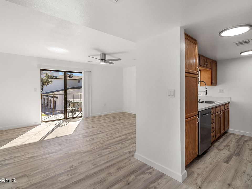 1st image of 3033 E DEVONSHIRE Avenue #2005