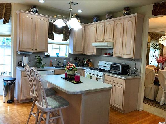5th image of 35 Peachtree Ct
