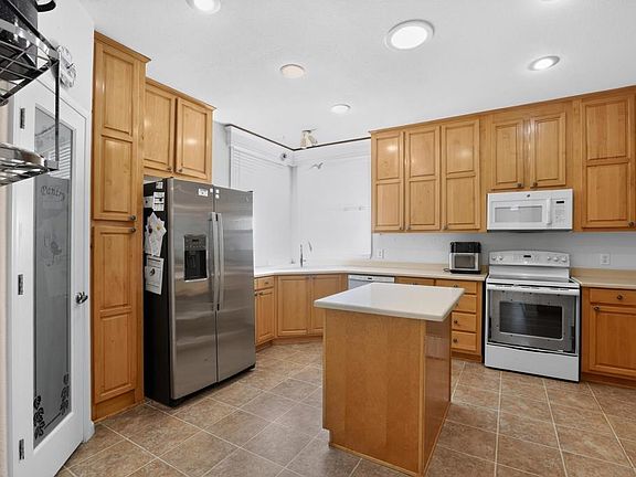4th image of 3263 Vineyard Ave Space 58