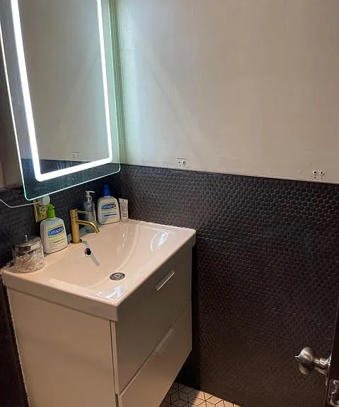 516 Fitzwater St #2 — Photo 3