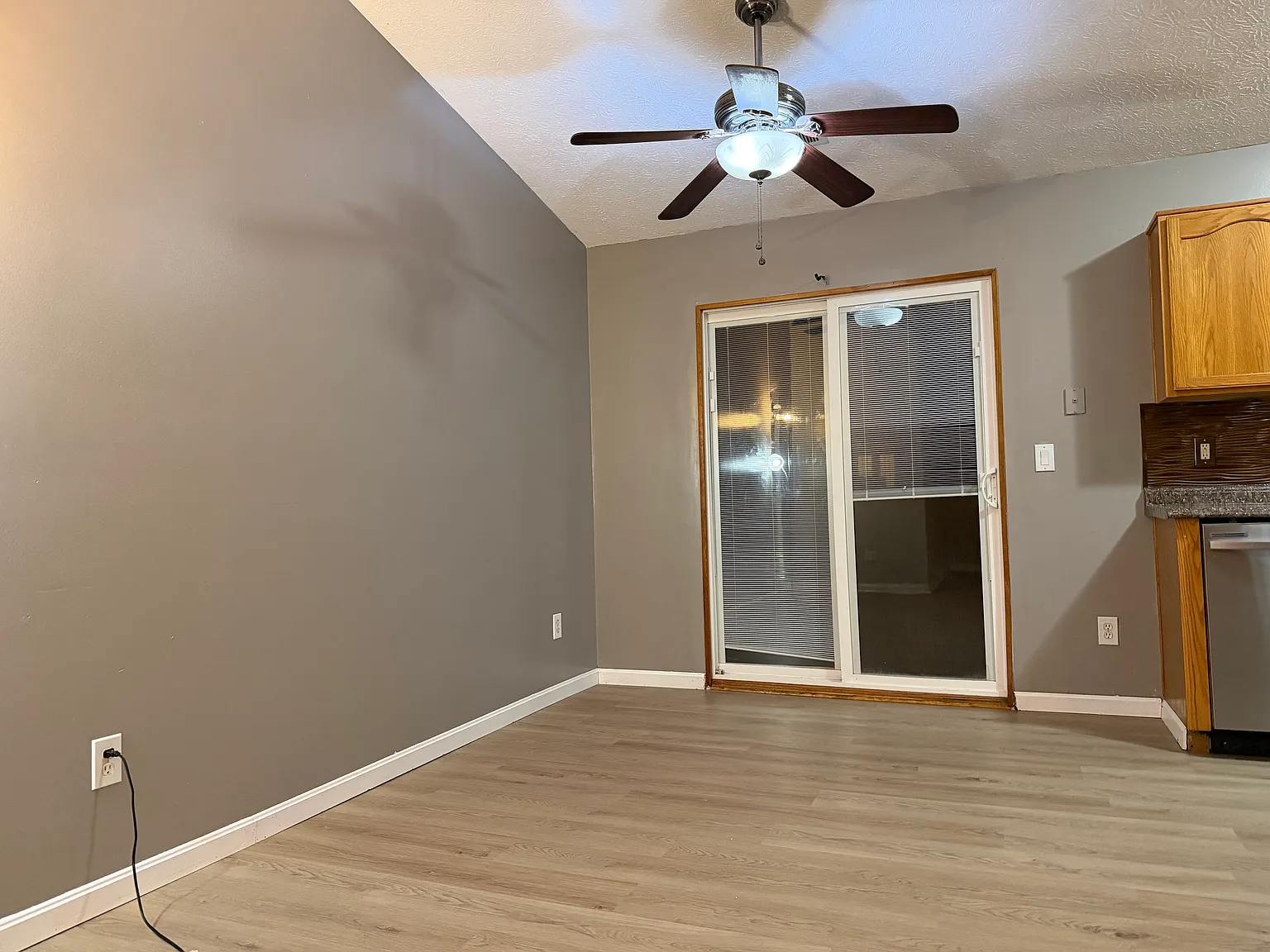 3 bed, 1328 sqft, $1,895 — Photo 4